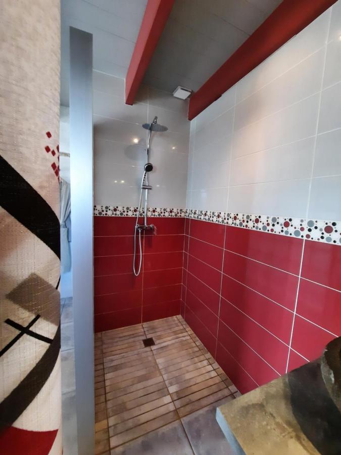 Bed and Breakfast L'Echappee Tremoussante Saint-Barthélemy-de-Vals Exterior foto